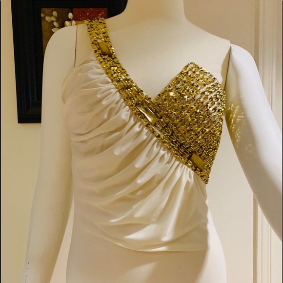 Gorgeous long Off-white dress in size S - Picture 3 of 8